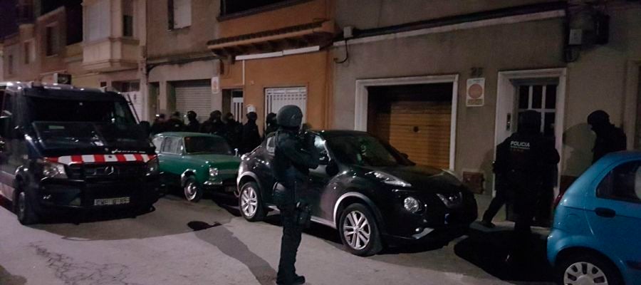 Los Mossos desarrollan una operación en el área de Barcelona contra los 'Ángeles del Infierno' Los Mossos desarrollan una operación en el área de Barcelona contra los 'Ángeles del Infierno'