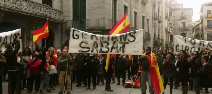 Varias personas se manifiestan en Girona Varias personas se manifiestan en Girona