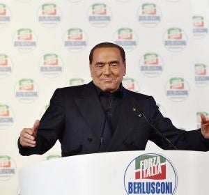 Silvio Berlusconi en un acto de campaña Silvio Berlusconi en un acto de campaña