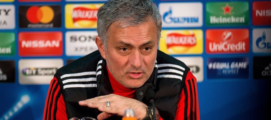 Mourinho en sala de prensa Mourinho en sala de prensa