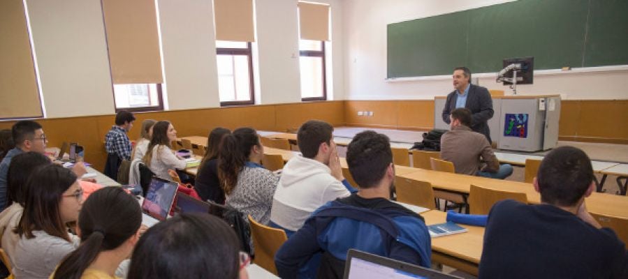 El Grupo Torrecid imparte una sesión en el Máster Universitario en Marketing e Investigación de Mercados El Grupo Torrecid imparte una sesión en el Máster Universitario en Marketing e Investigación de Mercados