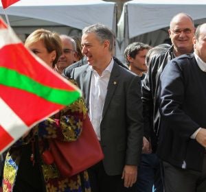Iñigo Urkullu y Andoni Ortuzar durante la celebración del Aberri Eguna (día de la patria) Iñigo Urkullu y Andoni Ortuzar durante la celebración del Aberri Eguna (día de la patria)
