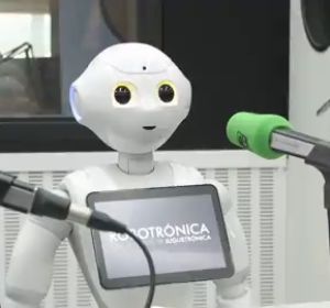 La Rosa de los Vientos marcará un hito en la radio española con la entrevista al robot Pepper La Rosa de los Vientos marcará un hito en la radio española con la entrevista al robot Pepper