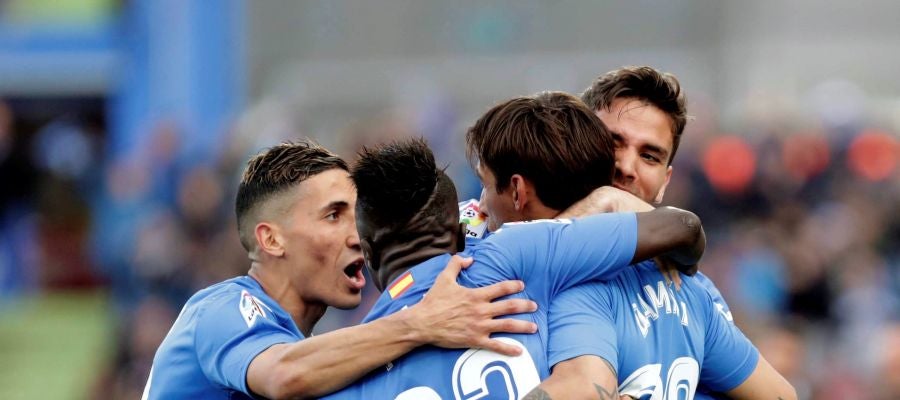 Los jugadores del Getafe celebran el golazo de Damián Suárez Los jugadores del Getafe celebran el golazo de Damián Suárez
