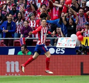 Fernando Torres celebra un gol Fernando Torres celebra un gol