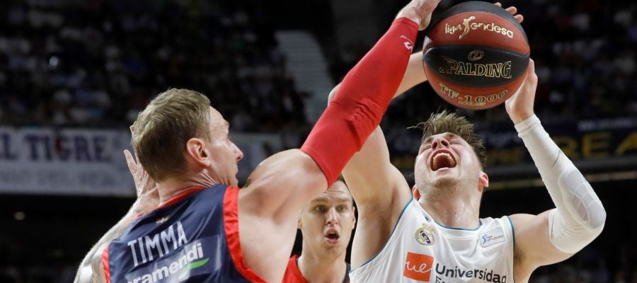 Timma y Doncic, durante el Real Madrid - Baskonia Timma y Doncic, durante el Real Madrid - Baskonia