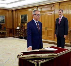 El nuevo ministro de Cultura, José Guirao, promete su cargo ante el Rey El nuevo ministro de Cultura, José Guirao, promete su cargo ante el Rey