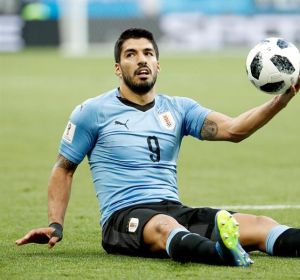 Luis Suárez con Uruguay. Luis Suárez con Uruguay.