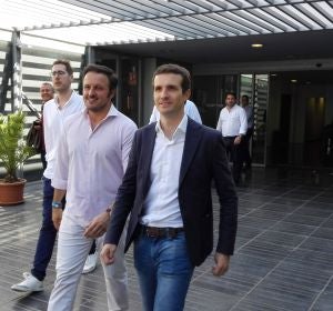 Pablo Casado, acompañado por Pablo Ruz, en el centro de congresos de Elche Pablo Casado, acompañado por Pablo Ruz, en el centro de congresos de Elche