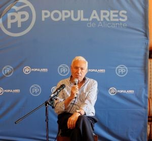 José Manuel García-Margallo presenta su candidatura en Alicante José Manuel García-Margallo presenta su candidatura en Alicante