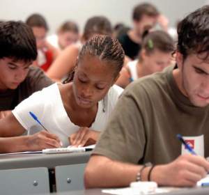 Estudiantes universitarios Estudiantes universitarios