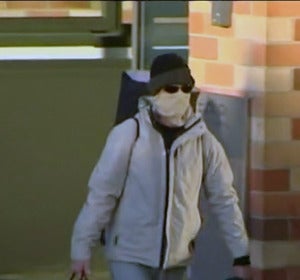 El 'loco del chándal' tendrá vigilancia preventiva, pero no intrusiva El 'loco del chándal' tendrá vigilancia preventiva, pero no intrusiva