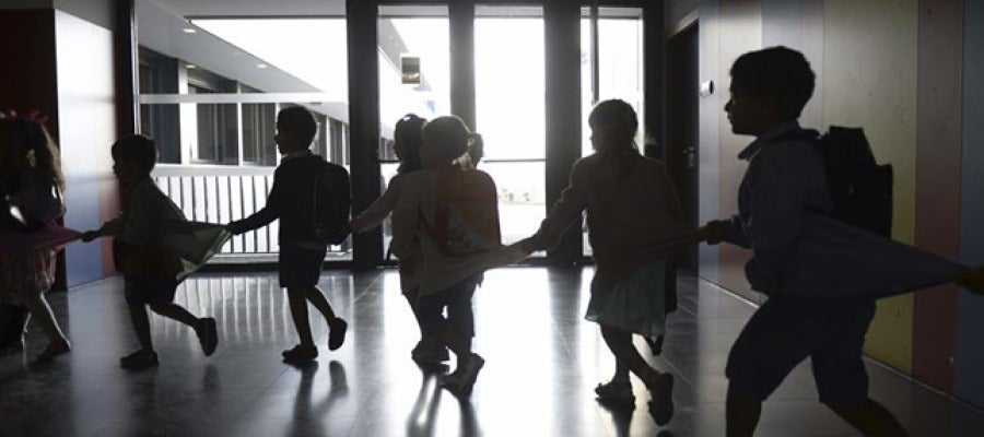 Niños en un colegio Niños en un colegio