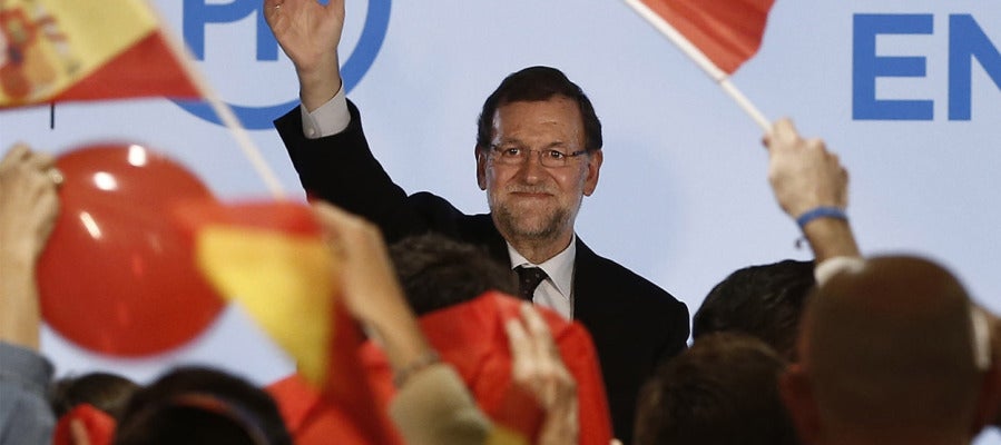 Rajoy durante el mitin en Zaragoza Rajoy durante el mitin en Zaragoza