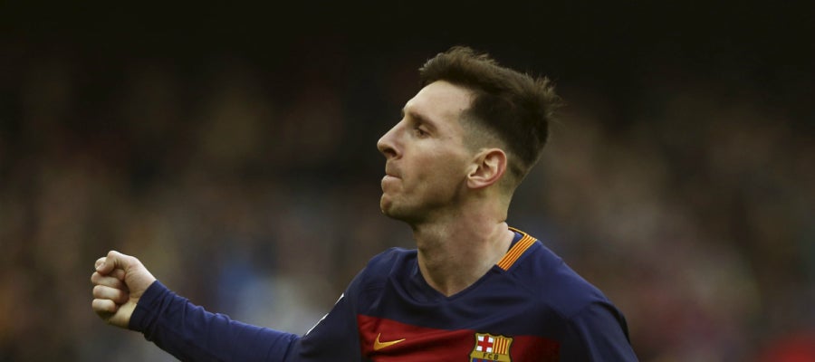 Leo Messi celebra su golazo de falta contra el Deportivo de la Coruña Leo Messi celebra su golazo de falta contra el Deportivo de la Coruña