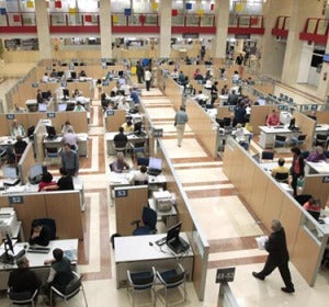 Funcionarios en una administración pública Funcionarios en una administración pública