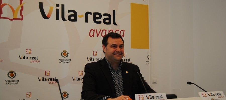 El regidor d'Economia, Xavi Ochando presenta el nou servici que s'incorpora al punt d'Atenció a l'Emprenedor. El regidor d'Economia, Xavi Ochando presenta el nou servici que s'incorpora al punt d'Atenció a l'Emprenedor.