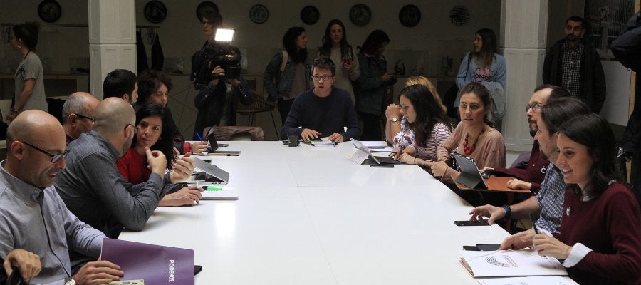 Un 97% de los participantes en la consulta de Podemos apoya la moción contra Rajoy. Un 97% de los participantes en la consulta de Podemos apoya la moción contra Rajoy.