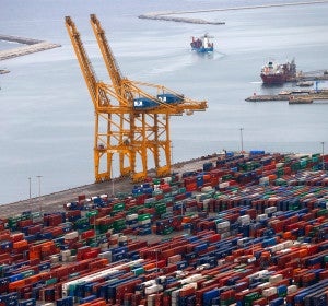 Los puertos, de nuevo paralizados por el masivo seguimiento de la huelga de estibadores Los puertos, de nuevo paralizados por el masivo seguimiento de la huelga de estibadores