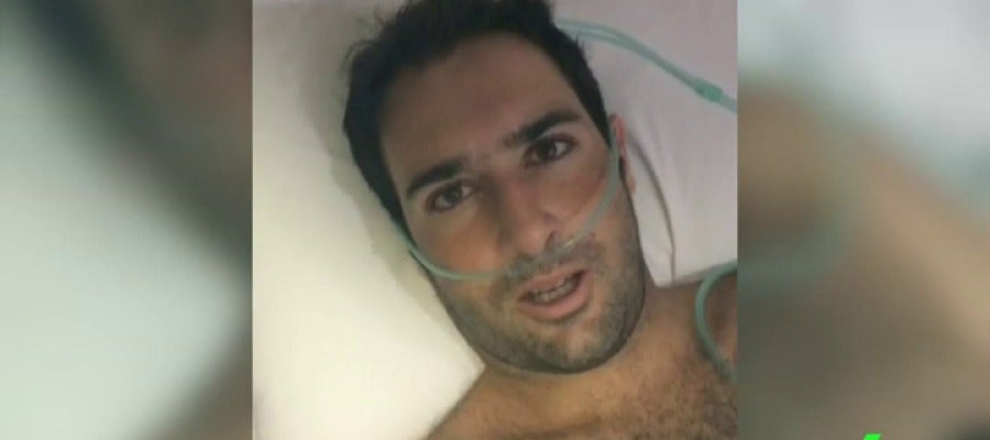 Cristian Bosco, el surfista cántabro con leucemia atrapado en Bali, vuelve a casa: "El sol sale hoy, estoy lleno de felicidad" Cristian Bosco, el surfista cántabro con leucemia atrapado en Bali, vuelve a casa: "El sol sale hoy, estoy lleno de felicidad"