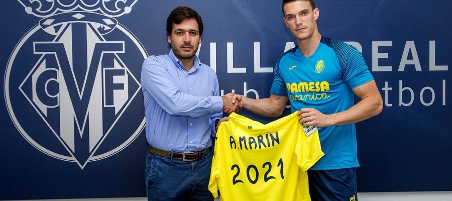 Adrián Marín amplía su vínculo con el Villarreal Adrián Marín amplía su vínculo con el Villarreal
