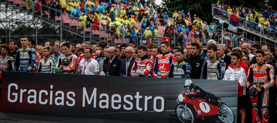 Minuto de silencio en Brno Minuto de silencio en Brno