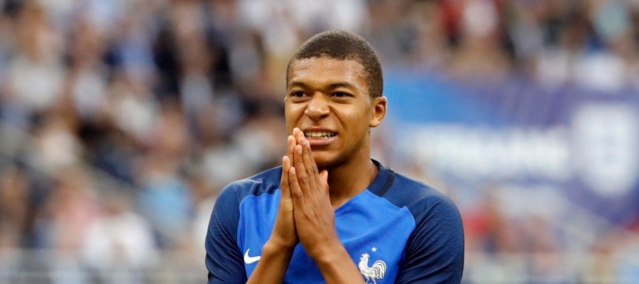 Mbappé en un partido con el Mónaco Mbappé en un partido con el Mónaco