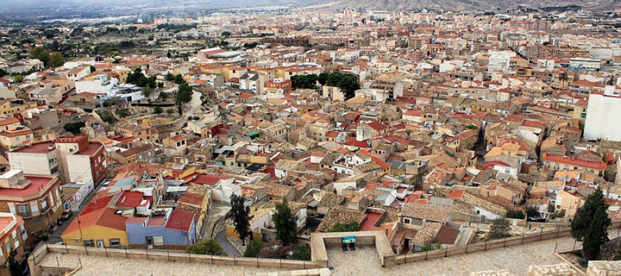 Vistas de la localidad desde el Castillo de Petrer Vistas de la localidad desde el Castillo de Petrer