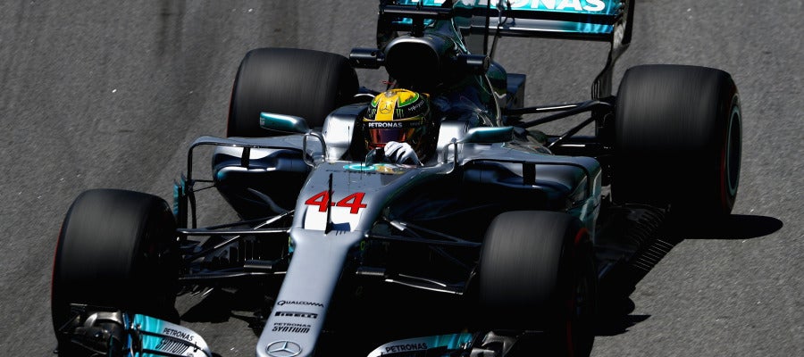Lewis Hamilton rueda en el GP de Brasil Lewis Hamilton rueda en el GP de Brasil