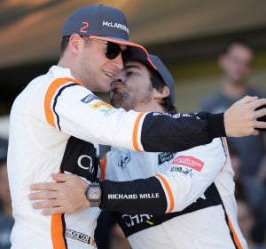 Fernando Alonso, junto a Vandoorne Fernando Alonso, junto a Vandoorne