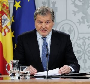 Méndez de Vigo durante la rueda de prensa tras la reunión del consejo de ministros en el Palacio de la Moncloa Méndez de Vigo durante la rueda de prensa tras la reunión del consejo de ministros en el Palacio de la Moncloa