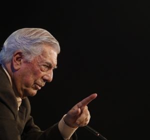 El premio nobel de literatura hispano-peruano Mario Vargas Llosa El premio nobel de literatura hispano-peruano Mario Vargas Llosa