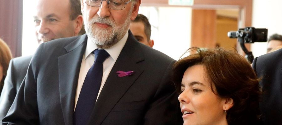 El presidente del Gobierno, Mariano Rajoy, y la vicepresidenta, Soraya Sáenz de Santamaría El presidente del Gobierno, Mariano Rajoy, y la vicepresidenta, Soraya Sáenz de Santamaría