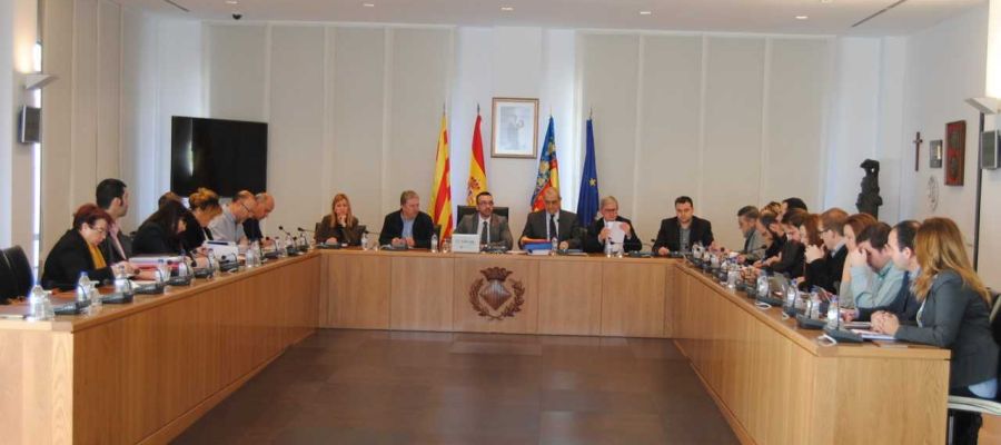 La corporació municipal durant el ple extraordinari del mes de març celebrat ahir dimecres. La corporació municipal durant el ple extraordinari del mes de març celebrat ahir dimecres.