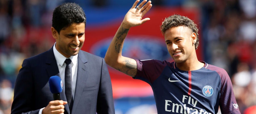 Al Khelaifi en la presentación de Neymar Al Khelaifi en la presentación de Neymar