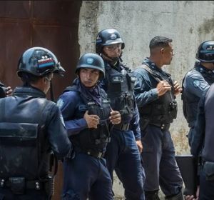 Varios agentes de la Policía de Venezuela Varios agentes de la Policía de Venezuela