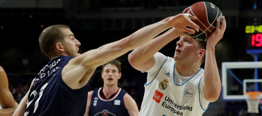 Doncic, ante Thomas Doncic, ante Thomas