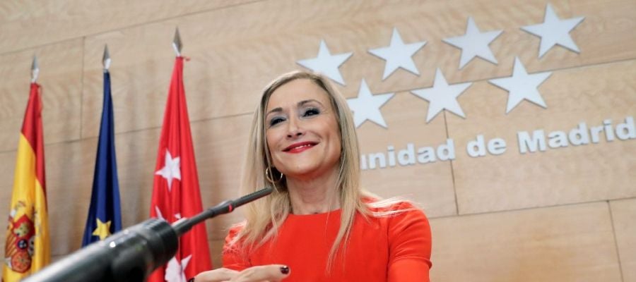 Cristina Cifuentes ante los medios de comunicación Cristina Cifuentes ante los medios de comunicación
