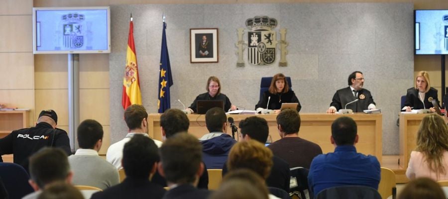 Juicio a los ocho acusados de agredir a dos guardias civiles y sus parejas en octubre de 2016 en la localidad navarra de Alsasua Juicio a los ocho acusados de agredir a dos guardias civiles y sus parejas en octubre de 2016 en la localidad navarra de Alsasua