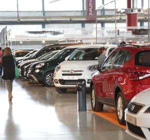 Vehículos en un expositor de Firauto en IFA Vehículos en un expositor de Firauto en IFA