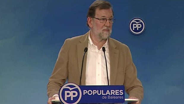 Rajoy asegura que el Gobierno está haciendo "todo lo posible" para recuperar la "normalidad y sensatez" en Cataluña Rajoy asegura que el Gobierno está haciendo "todo lo posible" para recuperar la "normalidad y sensatez" en Cataluña