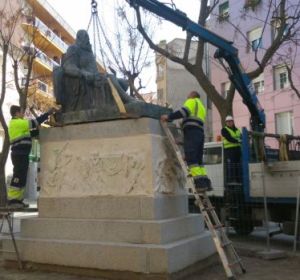 La estatuto de Cervantes volvió a colocarse en su plaza La estatuto de Cervantes volvió a colocarse en su plaza