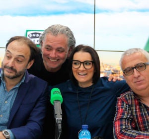 Roberto Vilar, Silvia Abril y Leo Harlem con Juan Ramón Lucas Roberto Vilar, Silvia Abril y Leo Harlem con Juan Ramón Lucas