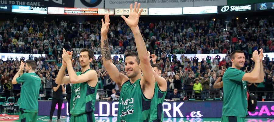 El Joventut celebrando la permanencia El Joventut celebrando la permanencia