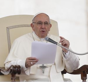 El Papa Francisco celebra su audiencia general de los miércoles en la Plaza de San Pedro del Vaticano El Papa Francisco celebra su audiencia general de los miércoles en la Plaza de San Pedro del Vaticano