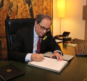El presidente de la Generalitat, Quim Torra, firma un nuevo decreto de nombramiento de los consellers El presidente de la Generalitat, Quim Torra, firma un nuevo decreto de nombramiento de los consellers