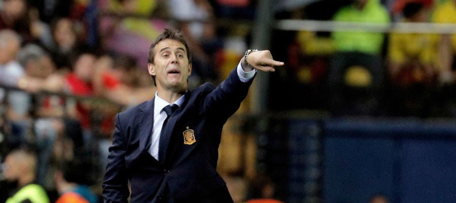 Julen Lopetegui da indicaciones Julen Lopetegui da indicaciones