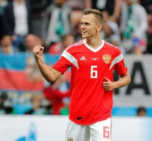 Cherychev celebra su gol en el Mundial de Rusia. Cherychev celebra su gol en el Mundial de Rusia.