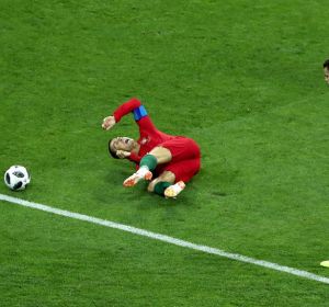 Momento en el que Nacho hace penalti sobre Cristiano Ronaldo. Momento en el que Nacho hace penalti sobre Cristiano Ronaldo.