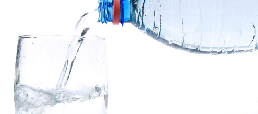 Si el cuerpo tiene sed se retarda la quema de grasa. Si el cuerpo tiene sed se retarda la quema de grasa.